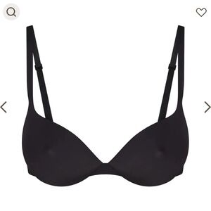 SKIMS ULTIMATE
BRA NIPPLE PUSH-UP BRA | ONYX 42C